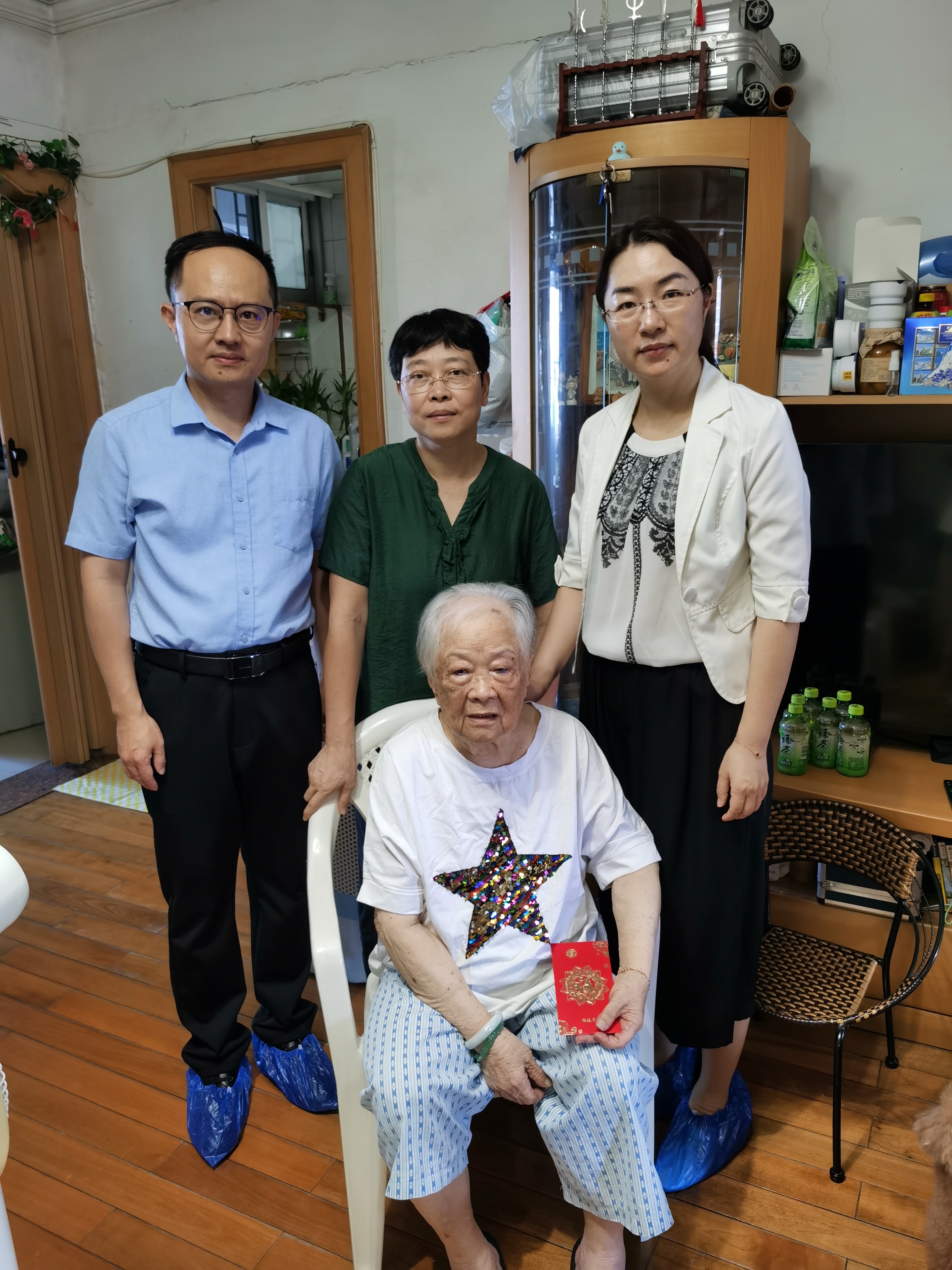 李华英.jpg